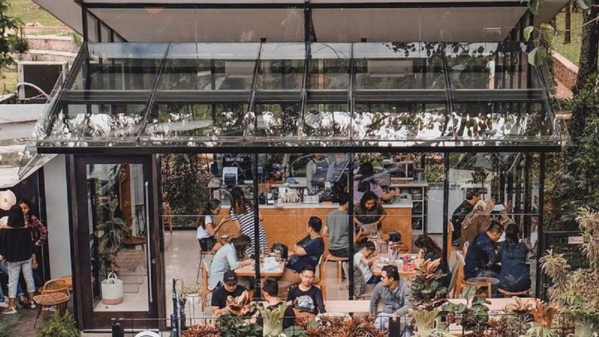 Warung Gen Z: Nongkrong Kekinian di Jantung Cilacap